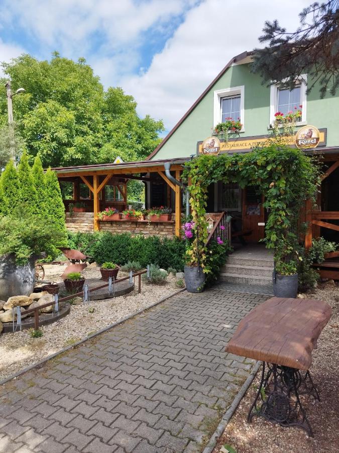 Restaurace A Penzion U Kuliku Raspenava 外观 照片